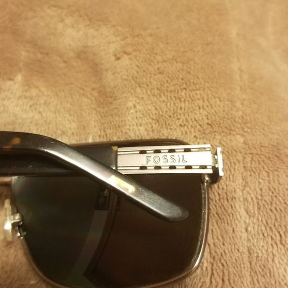 FOSSIL sunglasses - Picture 3 of 6